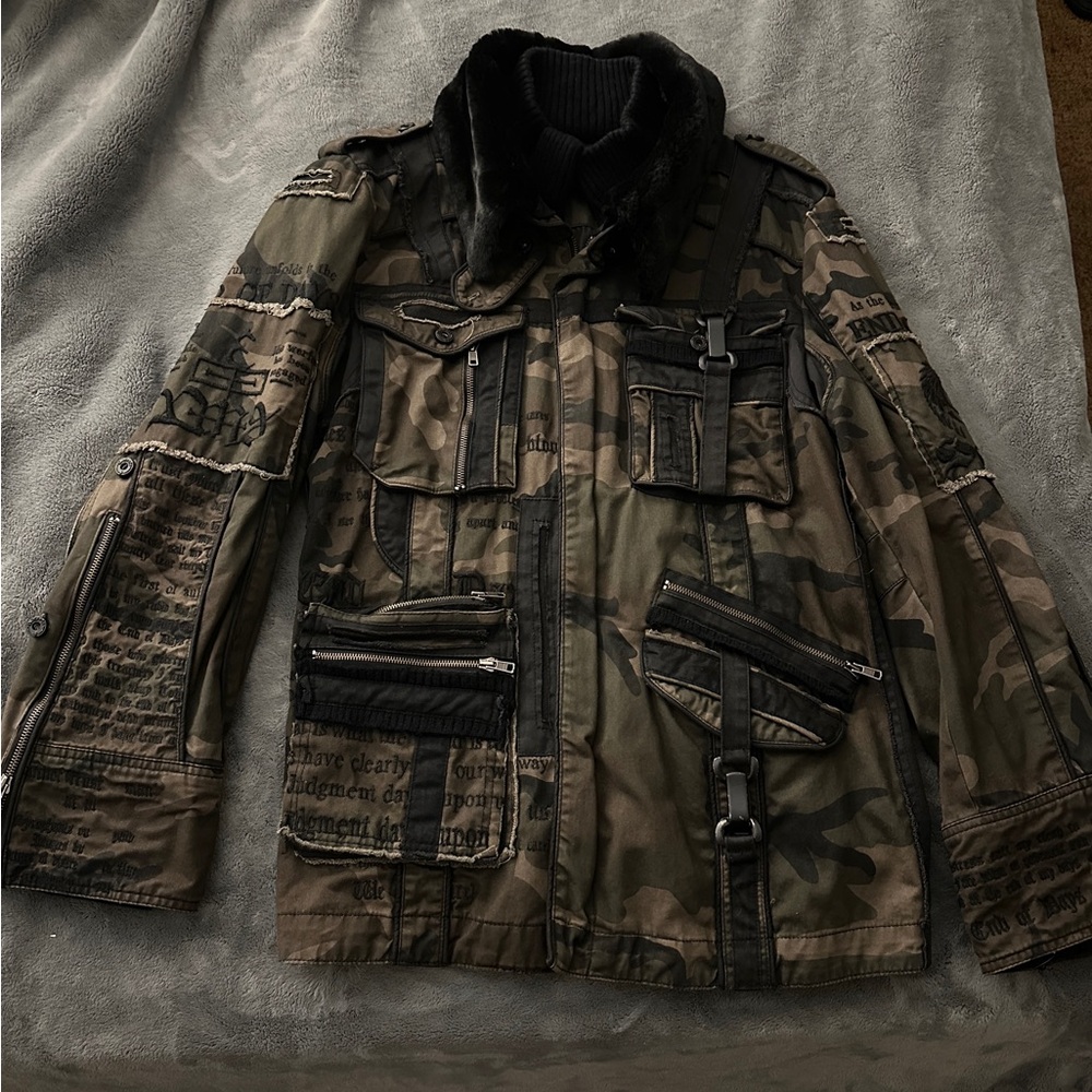 Salvage Brand one of a kind Men's Camouflage Military Jacket Distressed XL